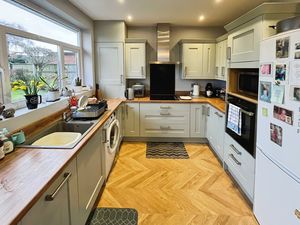 Kitchen- click for photo gallery